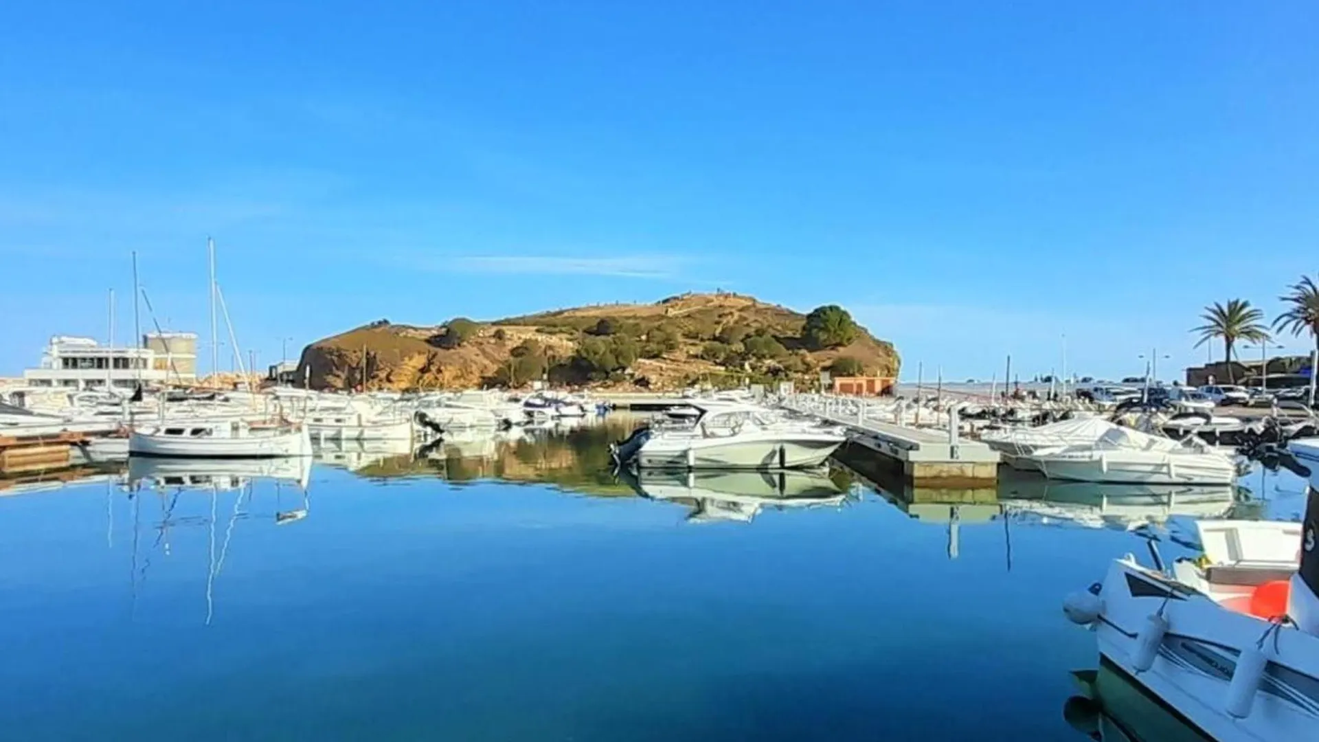 Magnifico Apartamento Cerca De La Playa En Llanca, Se Admiten Mascotas - Es-170-19 Spain